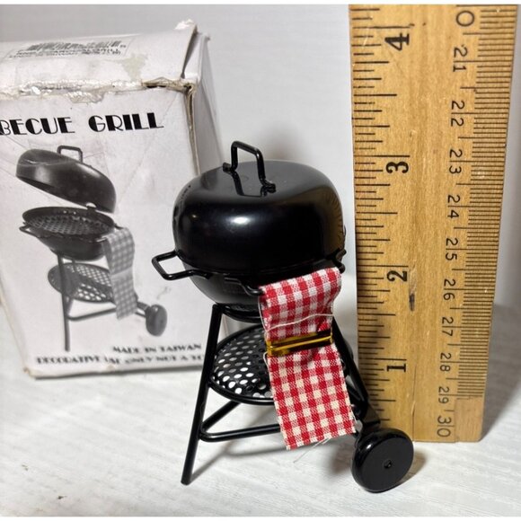 Miniature Black Charcoal Grill Decorative Red Gingham Towel Doll Furniture 3" - Picture 2 of 10